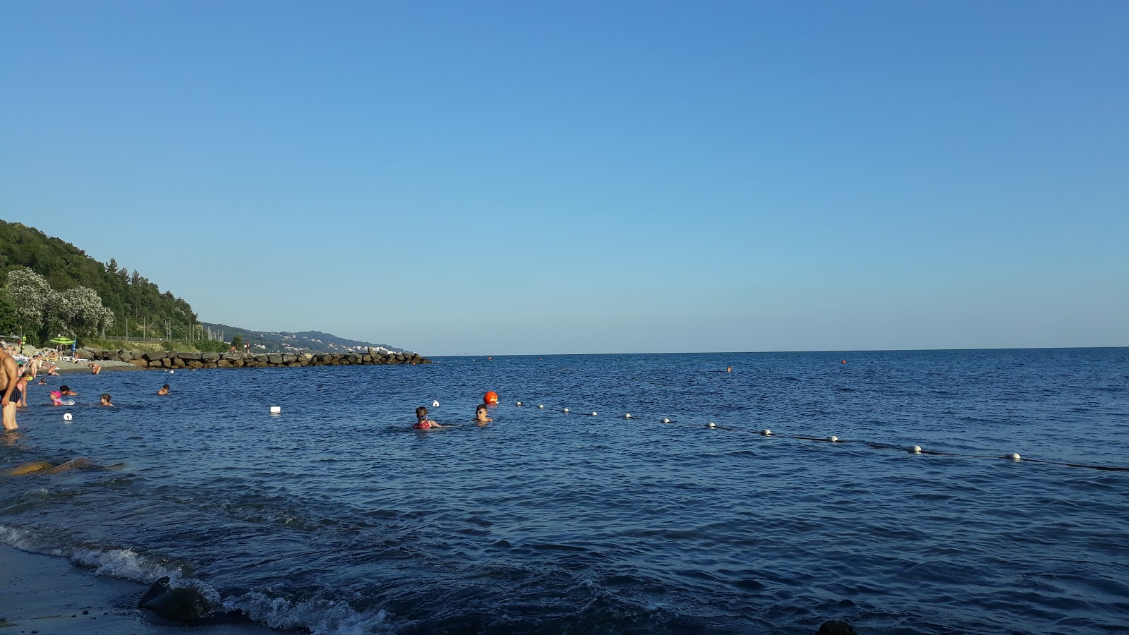 Photo de Nizhniy Khobza beach avec un niveau de propreté de très propre