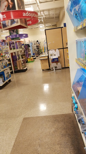 Pet Supply Store «PetSmart», reviews and photos, 400 S State Rd, Springfield, PA 19064, USA