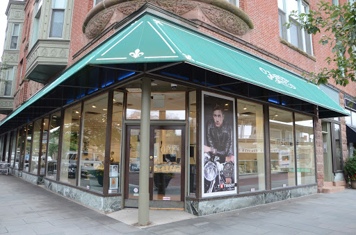 Jewelry Store «Oak Park Jewelers», reviews and photos, 101 S Marion St, Oak Park, IL 60302, USA