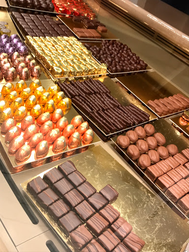 meilleur artisan chocolatier Paris en Ile de France - Artisan chocolatier  haut de gamme à Paris - BERNACHON
