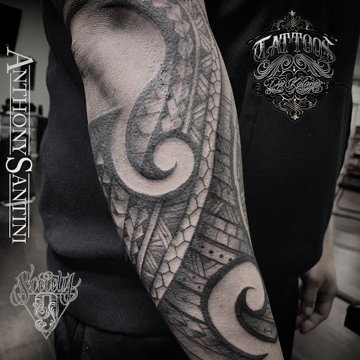 Explore small hummingbird tattoo ideas, creative tattoo ideas in Bakersfield, available at Society 9 Tattoo and Body Art Studio