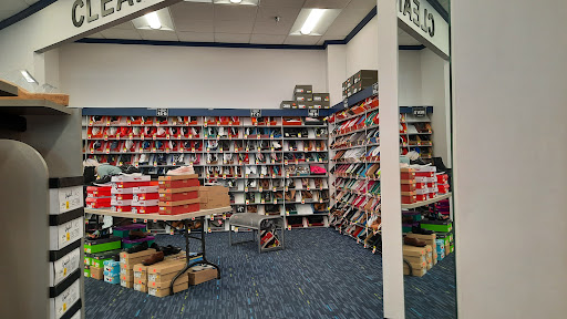 Shoe Store «Shoe Show Mega Store», reviews and photos, 941 N Dupont Blvd #6, Milford, DE 19963, USA