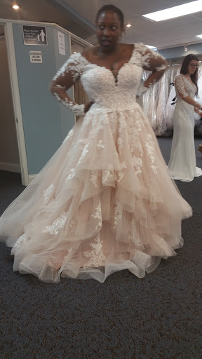Bridal Shop «Ballew Bridal & Formal Salon», reviews and photos, 547 W Poplar Ave, Collierville, TN 38017, USA