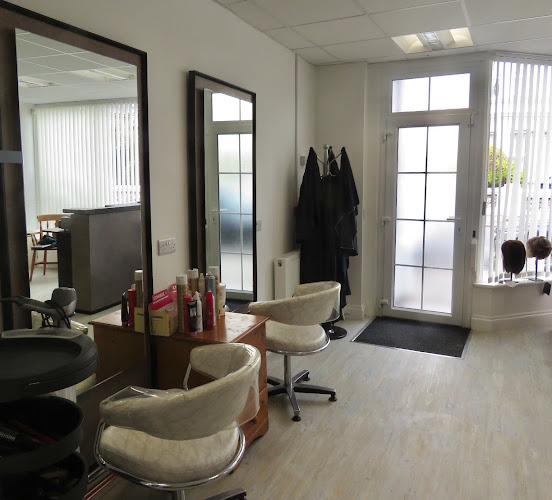 Reviews of Roberton's Hairpieces in Worthing - Barber shop