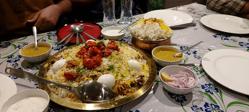 THE LUNCHBOX Restaurant 