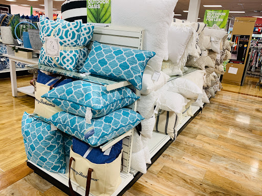 Department Store «T.J. Maxx & HomeGoods», reviews and photos, 105 Middlesex Ave, Somerville, MA 02145, USA