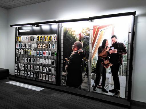 Cell Phone Store «Verizon», reviews and photos, 6432 Springfield Blvd, Springfield, VA 22150, USA