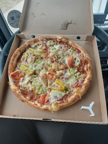 Comentarii opinii despre Kalóz Tanya Pizzéria