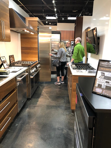 Appliance Store «Capital Distributing Showroom», reviews and photos, 2910 N Stemmons Fwy, Dallas, TX 75247, USA