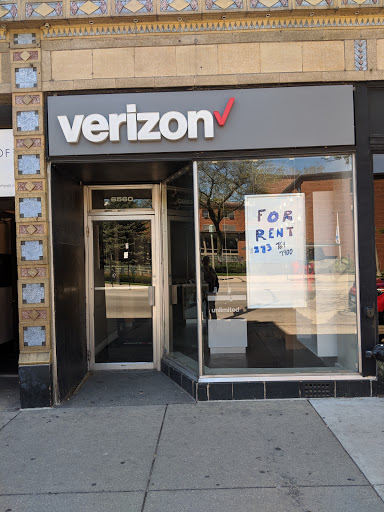 Cell Phone Store «Verizon Wireless Loyola», reviews and photos, 6560 N Sheridan Rd, Chicago, IL 60626, USA