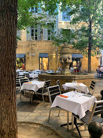 Atmosphère du Restaurant français L'incontournable à Aix-en-Provence - n°10