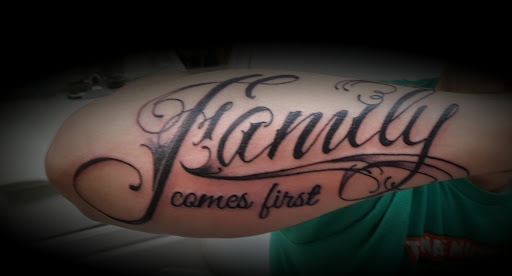 Tattoo Shop «Kentucky Tattoos», reviews and photos, 7316 Preston Hwy, Okolona, KY 40219, USA