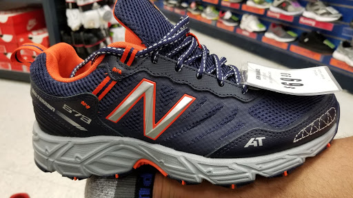 Sporting Goods Store «Big 5 Sporting Goods - Tacoma», reviews and photos, 2505 S 38th St f, Tacoma, WA 98409, USA