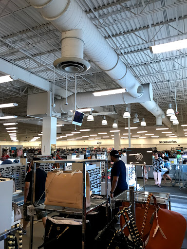 Department Store «Nordstrom Rack Shops At Orchard Place», reviews and photos, 9625 Skokie Blvd, Skokie, IL 60077, USA