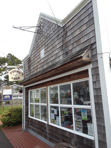 Pet Supply Store «Puppy Love By the Sea», reviews and photos, 271 N Hemlock St, Cannon Beach, OR 97110, USA
