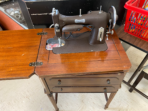 Thrift Store «Salvation Army Thrift Store», reviews and photos, 604 Cherry Ave, Charlottesville, VA 22903, USA