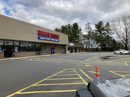 Hardware Store «Harbor Freight Tools», reviews and photos, 2658 Peters Creek Pkwy, Winston-Salem, NC 27127, USA