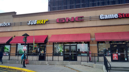 Shopping Mall «New Horizons Shopping Mall», reviews and photos, 961 E 174th St, Bronx, NY 10460, USA