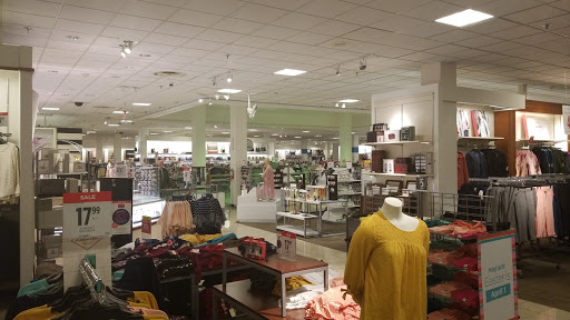 Shopping Mall «Valley West Mall», reviews and photos, 1551 Valley W Dr, West Des Moines, IA 50266, USA