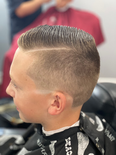 Barber Shop «Club House Barbershop», reviews and photos, 10 N Main St, Frankfort, IN 46041, USA