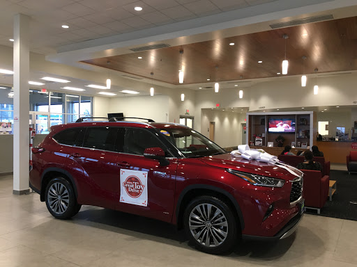 Toyota Dealer «Royal Moore Toyota», reviews and photos, 1415 SE River Rd, Hillsboro, OR 97123, USA