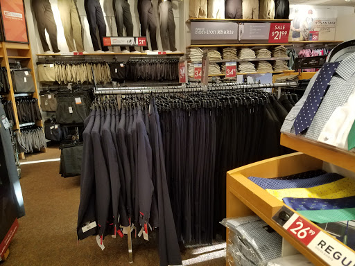 Shopping Mall «Columbia Gorge Outlets», reviews and photos, 450 NW 257th Way, Troutdale, OR 97060, USA