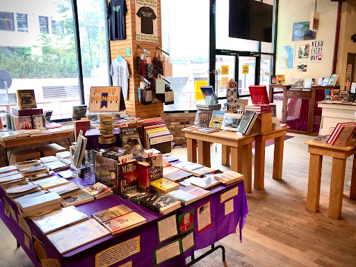 Book Store «After-Words Bookstore», reviews and photos, 23 E Illinois St, Chicago, IL 60611, USA