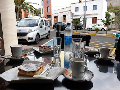 Cafeteria Classic - Carr. General, 65, 38380 La Victoria de Acentejo, Santa Cruz de Tenerife, Spain