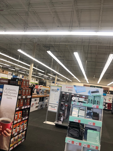 Office Supply Store «Staples», reviews and photos, 1075 N Main St, Warrington, PA 18976, USA