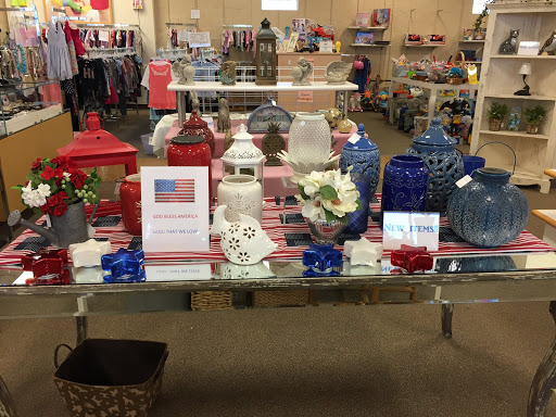 Thrift Store «ditto Upscale Resale of NJ», reviews and photos, 965 Belmont Ave, North Haledon, NJ 07508, USA