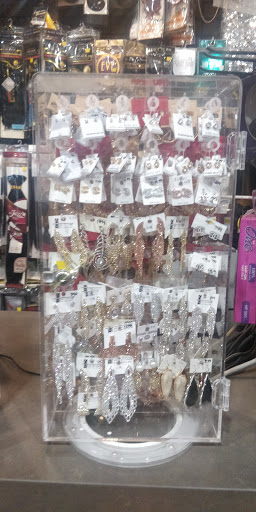 Beauty Supply Store «Mid-K Beauty Supply», reviews and photos, 5408 NE M L King Blvd, Portland, OR 97211, USA