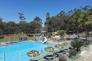 Piscina Clube Amistad image