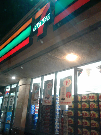 7-Eleven, 10910 Rush St, South El Monte, CA 91733, USA, 