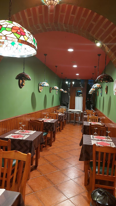 Restaurante - Pizzería Salvatore - cerrado por va - C. de Gloria Fuertes, 26, 33013 Oviedo, Asturias, Spain