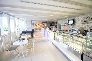 เค้ก แอนด์ มอร์ - Cakes and More image