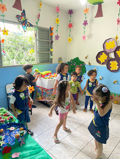 Logo da empresa - Centro Educacional Le Petit