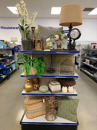 Thrift Store «Goodwill Cedar Road Retail Store», reviews and photos, 1101 Cedar Rd, Chesapeake, VA 23322, USA