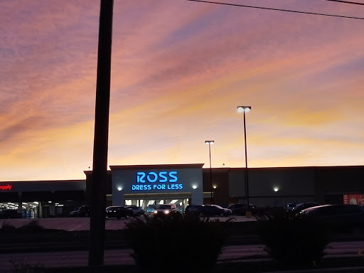 Clothing Store «Ross Dress for Less», reviews and photos, 1660 S Randall Rd, Geneva, IL 60134, USA
