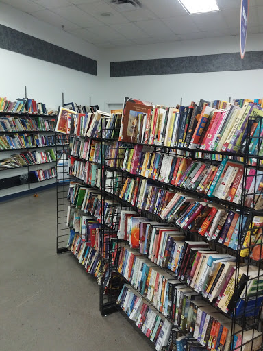 Thrift Store «35th Ave & Southern Goodwill Retail Store & Donation Center», reviews and photos, 3636 W Southern Ave, Phoenix, AZ 85041, USA