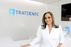Dra. Ana Paula Adôrno - Lentes de Contato Dental image