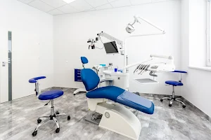 moja Stomatologia Clinic+ Poznań | Ortodoncja, Protetyka, Okluzja, Implanty, Chirurgia, Mikroskp, RTG, Wybielanie zębów image