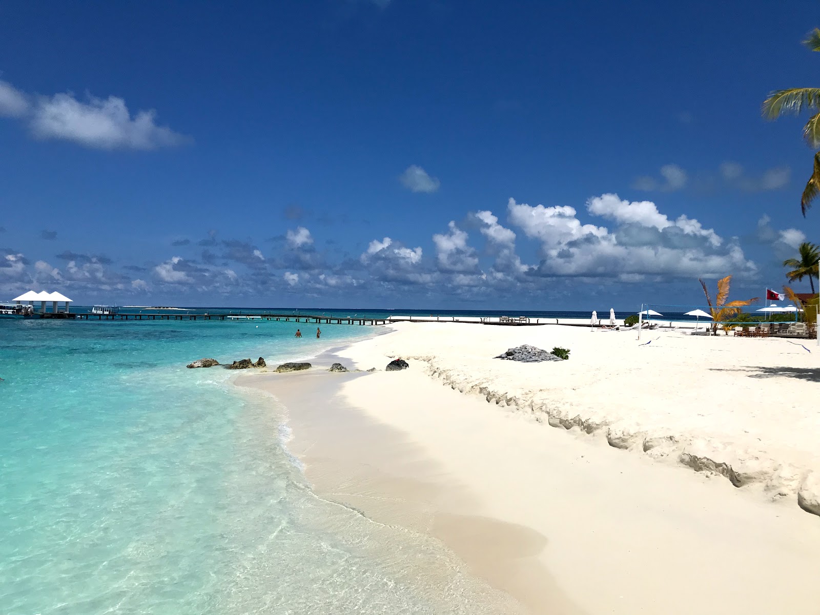 Foto von Diamonds Thudufushi mit geräumige küstenlinie