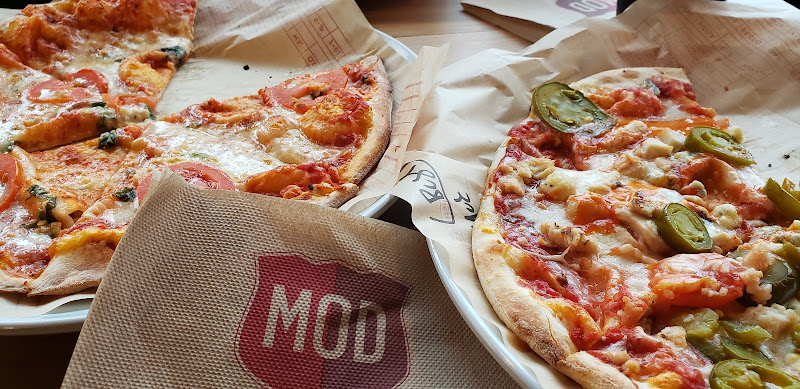 Best Thin Crust pizza place in Allentown - MOD Pizza
