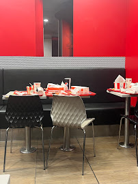 Atmosphère du Restaurant KFC Valenciennes Petite Forêt à Petite-Forêt - n°2