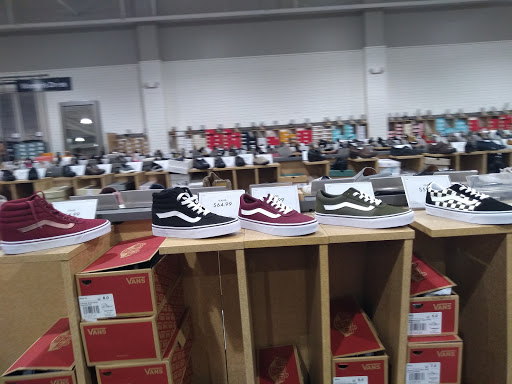 Shoe Store «DSW Designer Shoe Warehouse», reviews and photos, 1 Walden Galleria, Buffalo, NY 14225, USA