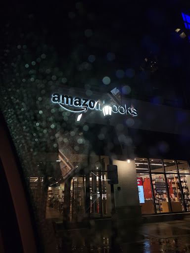 Electronics Store «Amazon Books», reviews and photos, 246 Legacy Pl, Dedham, MA 02026, USA