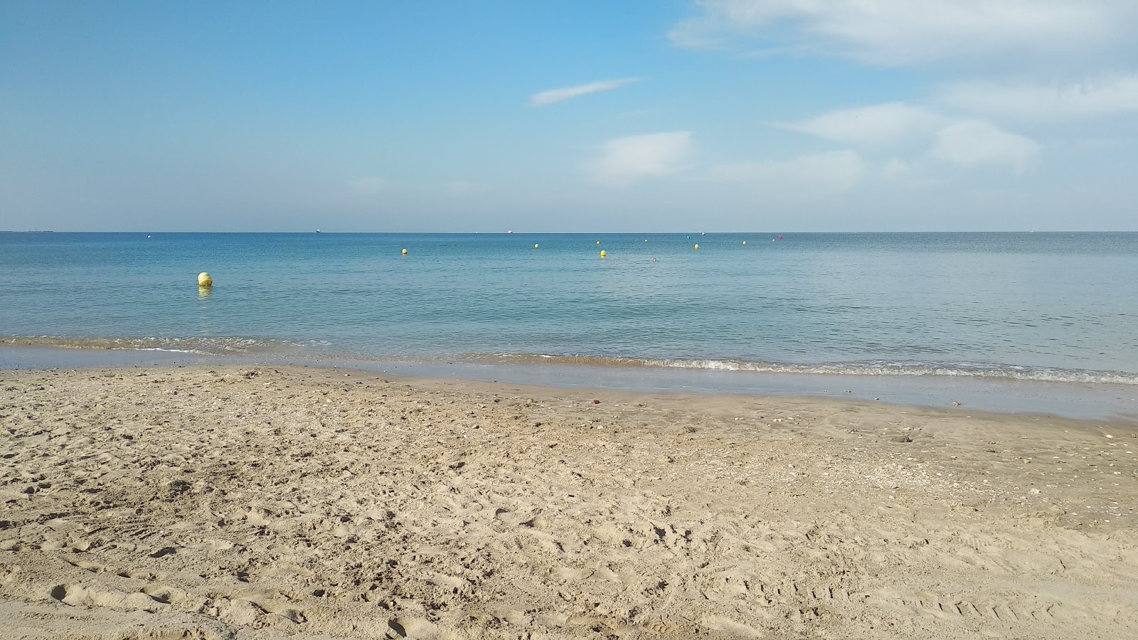 Foto de Playa de Fuentebravia - lugar popular entre os apreciadores de relaxamento