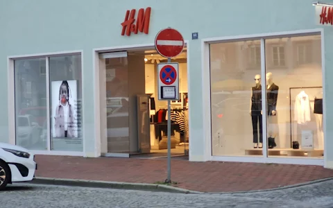 H&M image