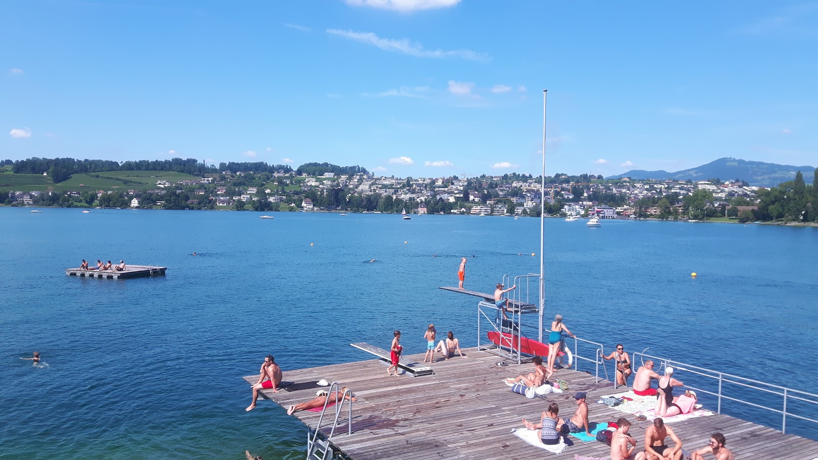 Foto af Stranden Seebad Rapperswil faciliteter område