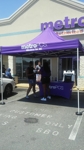 Shopping Mall «Circle Plaza Shopping Center», reviews and photos, 425-527 E Belt Blvd, Richmond, VA 23224, USA